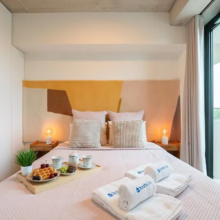 Host Wise - Seaside Bright Flat W Balcony *