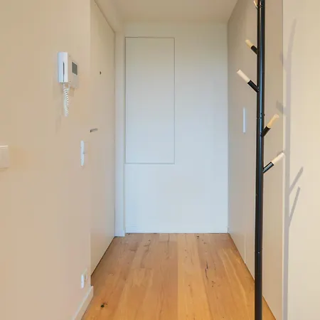 Host Wise - Seaside Bright Flat W Balcony Apartment *