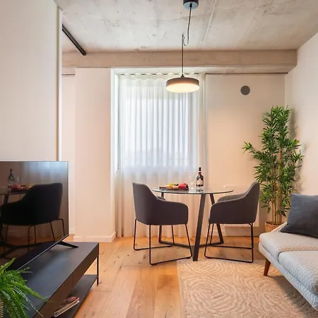 Apartment Host Wise - Seaside Bright Flat W Balcony *