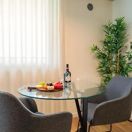 Host Wise - Seaside Bright Flat W Balcony Apartment