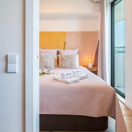 Host Wise - Seaside Bright Flat W Balcony Apartment *