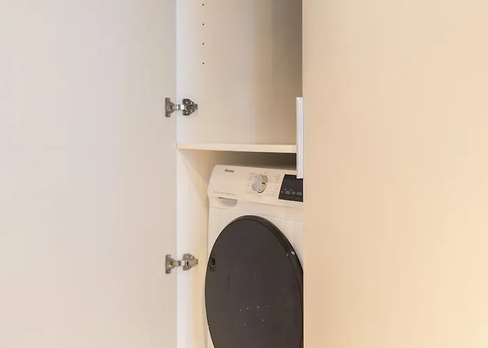 Host Wise - Seaside Bright Flat W Balcony 아파트