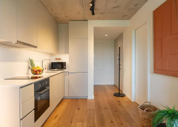 Host Wise - Seaside Bright Flat W Balcony * 레카다팔메이라