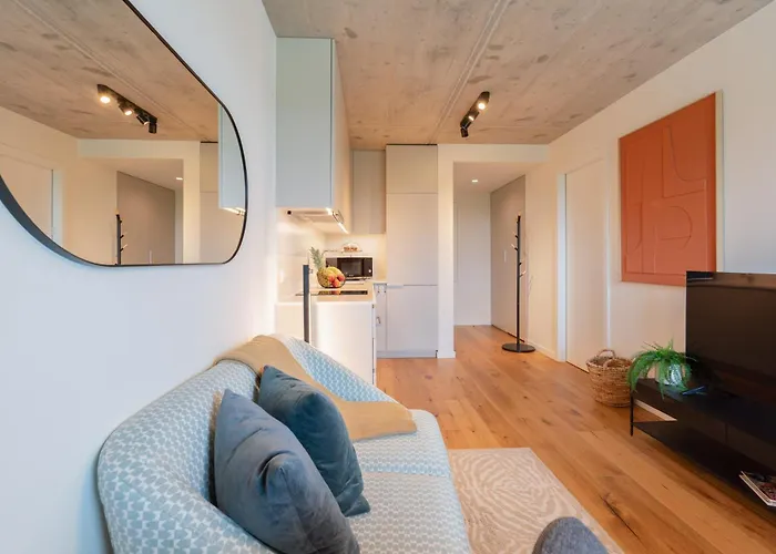 Host Wise - Seaside Bright Flat W Balcony