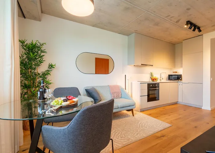 Host Wise - Seaside Bright Flat W Balcony 아파트 레카다팔메이라