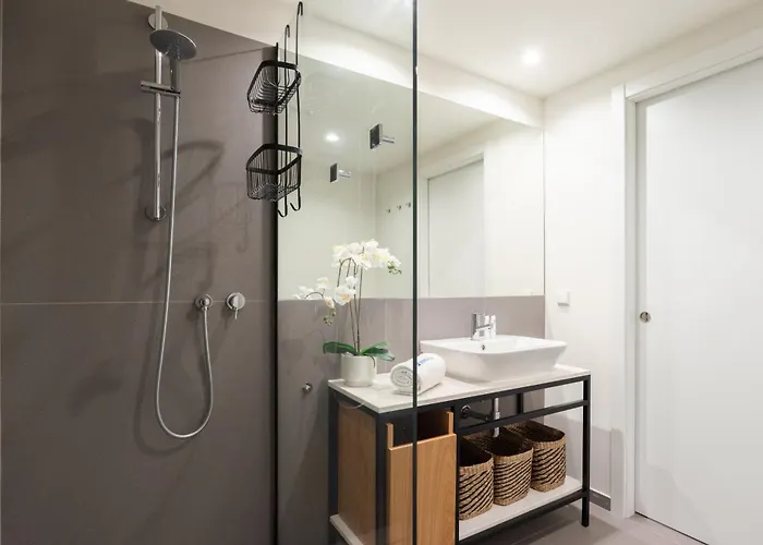 Host Wise - Seaside Bright Flat W Balcony * 레카다팔메이라