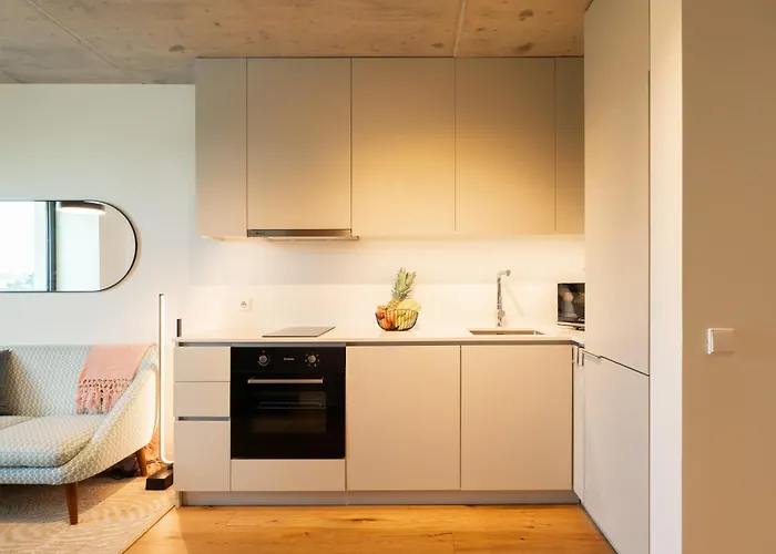 Host Wise - Seaside Bright Flat W Balcony 레카다팔메이라