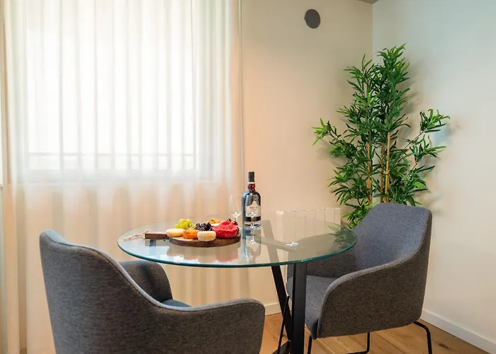 Host Wise - Seaside Bright Flat W Balcony 아파트