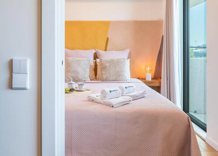 Host Wise - Seaside Bright Flat W Balcony 아파트 *